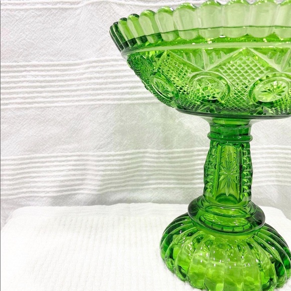 Emerald Green Indiana Glass Carnival Pedestal - Picture 3 of 4